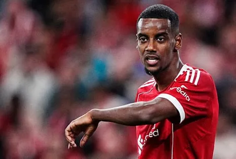 Alexander Isak's First Appearance Delivers Glamour Despite Noticeable Rust