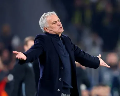 Benfica Pursuing Negotiations to Hire José Mourinho After Dismissal of Bruno Lage