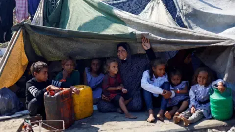 Dire Conditions in northern Gaza as Israeli Forces Push Forward