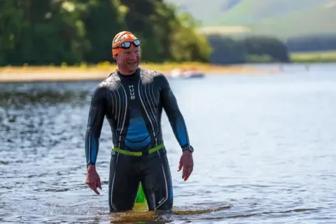 Each Seven Days, He Goes Back to the Bay Where My Wife Died