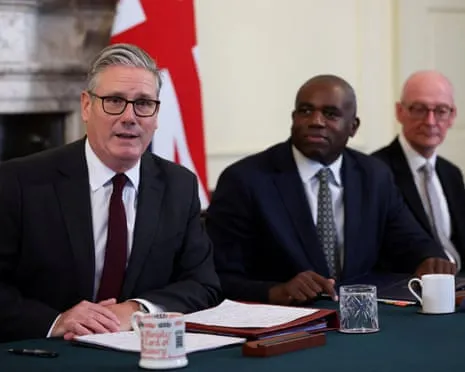 Keir Starmer Leads Cabinet Meeting Amid Increasing Tensions Following Departure of Top Aide
