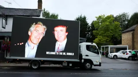 Several Detentions Carried Out After Trump and Epstein Images Displayed on Royal Castle